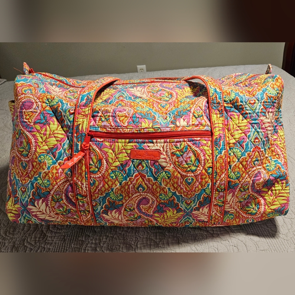 Vera Bradley Large Paisley in Paradise Duffel - EUC